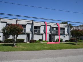 5056 Glenmont Drive, Houston TX 77081