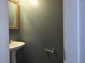 5056 Glenmont Drive, Houston TX 77081