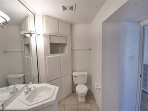 5056 Glenmont Drive, Houston TX 77081