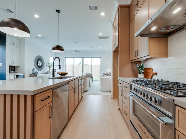 2323 RICHTON Street, Houston TX 77098