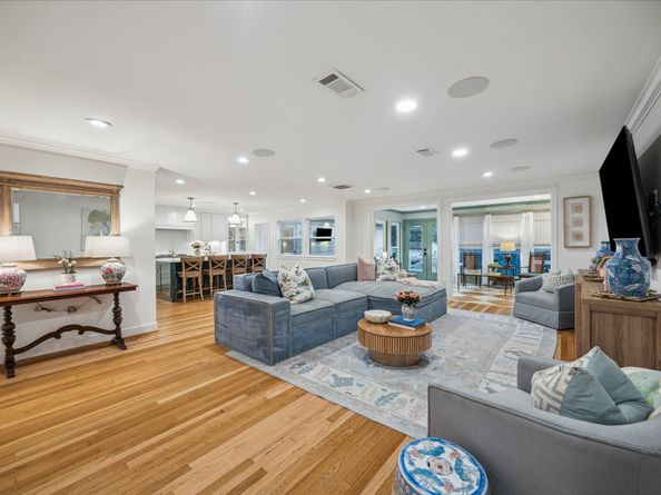 5211 Caversham Drive, Houston TX 77096