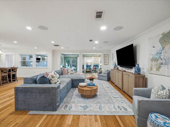 5211 Caversham Drive, Houston TX 77096