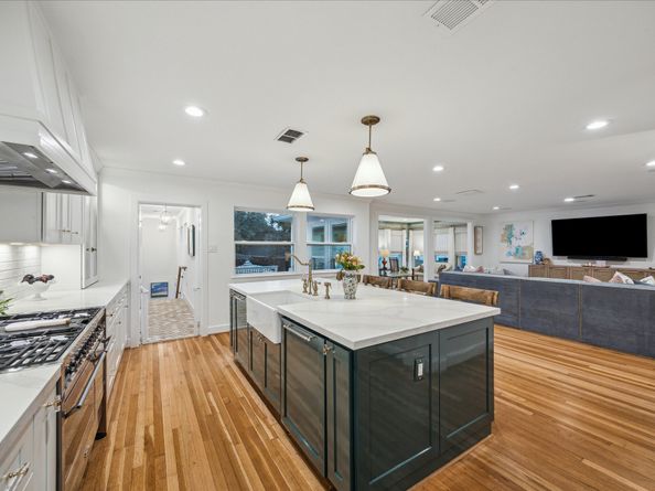 5211 Caversham Drive, Houston TX 77096