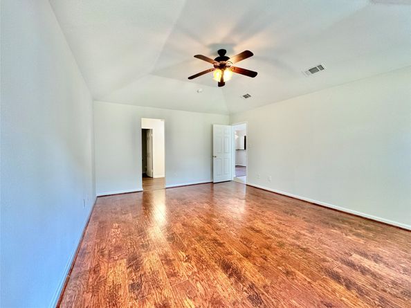 7914 Oakington Drive, Houston TX 77071