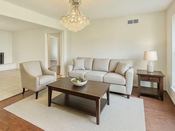 7914 Oakington Drive, Houston TX 77071