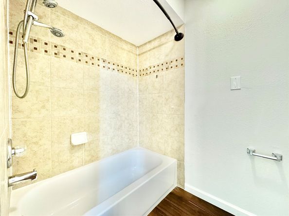7914 Oakington Drive, Houston TX 77071