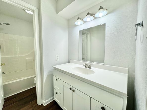 7914 Oakington Drive, Houston TX 77071