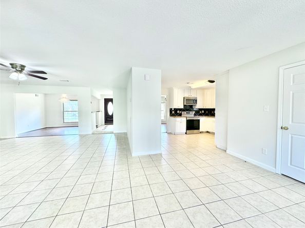7914 Oakington Drive, Houston TX 77071