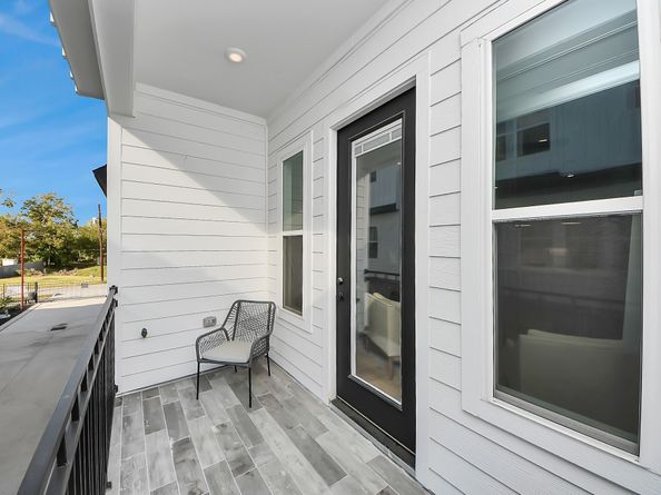 717 Marcella Street E, Houston TX 77091