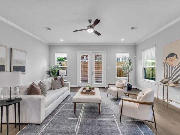 1402 Crocker Street, Houston TX 77019