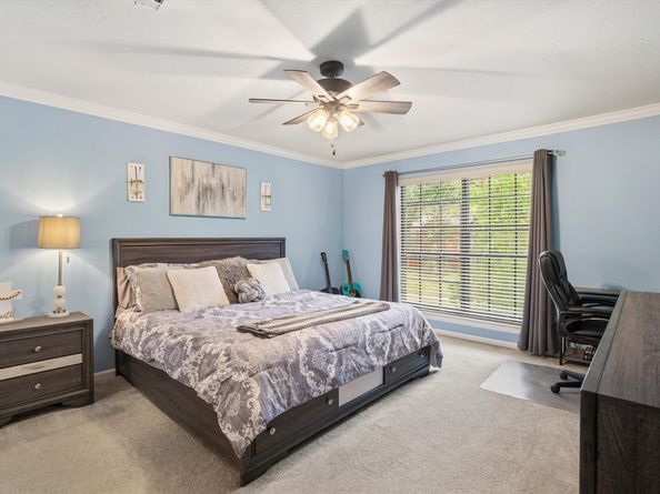 819 Rolling Run Court, Houston TX 77062