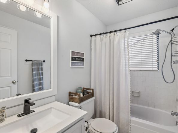 819 Rolling Run Court, Houston TX 77062