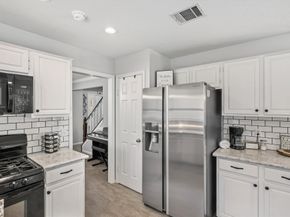 819 Rolling Run Court, Houston TX 77062