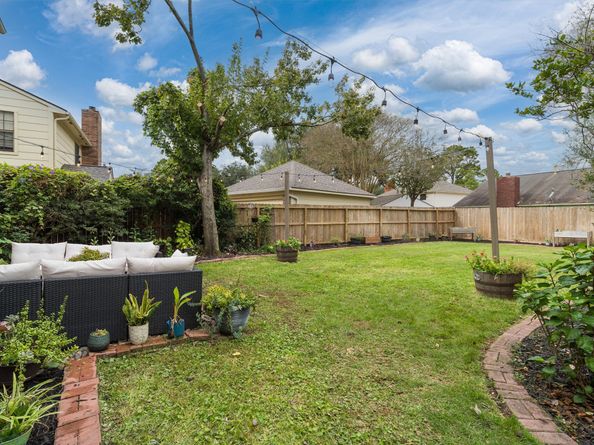 819 Rolling Run Court, Houston TX 77062