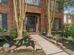 819 Rolling Run Court, Houston TX 77062