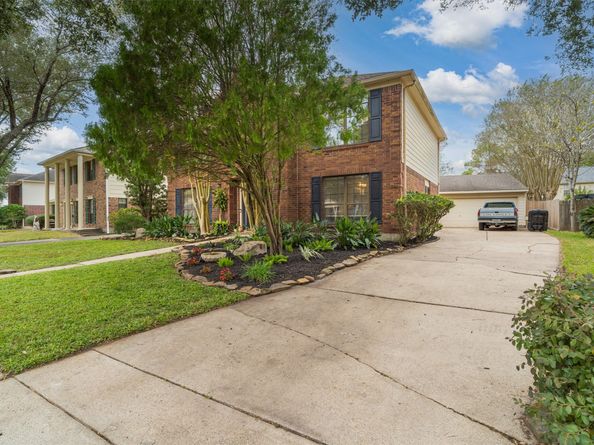 819 Rolling Run Court, Houston TX 77062