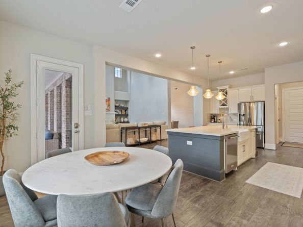 122 N Winter Sunrise Circle, The Woodlands TX 77375