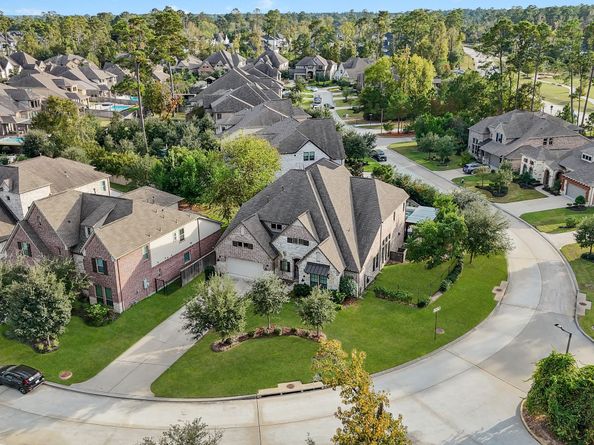 122 N Winter Sunrise Circle, The Woodlands TX 77375