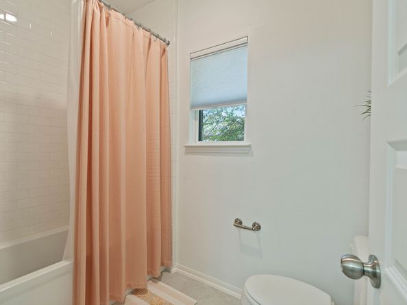 122 N Winter Sunrise Circle, The Woodlands TX 77375