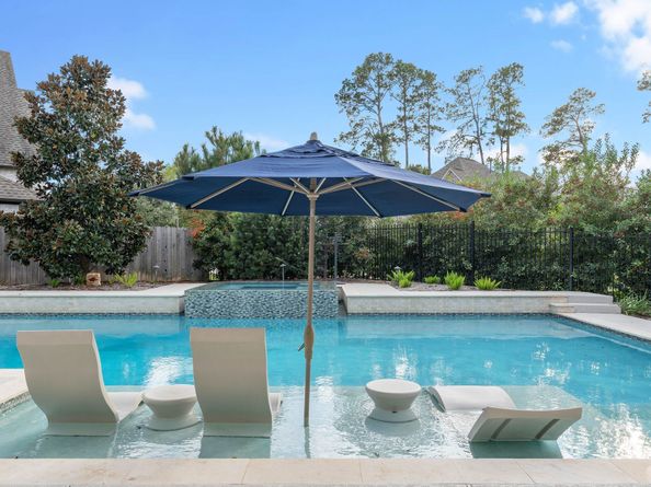 122 N Winter Sunrise Circle, The Woodlands TX 77375