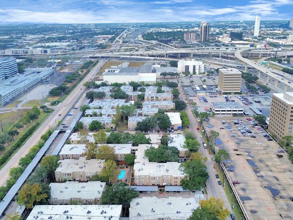 4641 Wild Indigo Street 450, Houston TX 77027