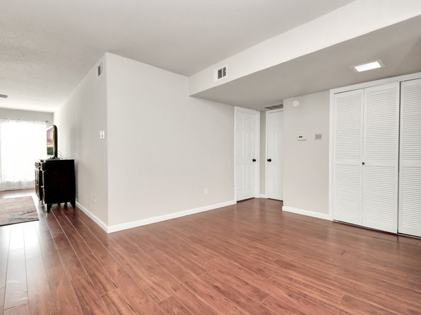 4641 Wild Indigo Street 450, Houston TX 77027