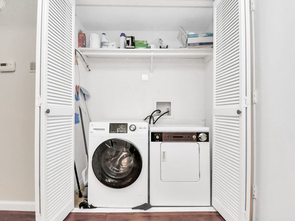 4641 Wild Indigo Street 450, Houston TX 77027