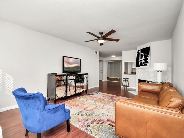 4641 Wild Indigo Street 450, Houston TX 77027