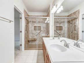 13600 Breton Ridge Street 6A, Houston TX 77070