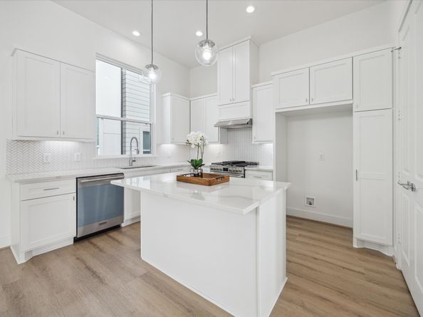 10923 Brookeshire Chase Lane, Houston TX 77043