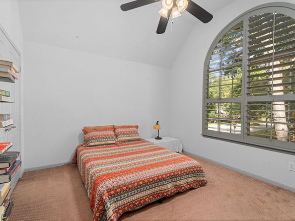 117 Treescape Circle, The Woodlands TX 77381