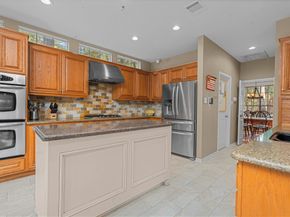 117 Treescape Circle, The Woodlands TX 77381