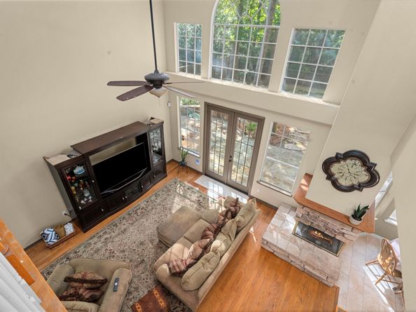 117 Treescape Circle, The Woodlands TX 77381