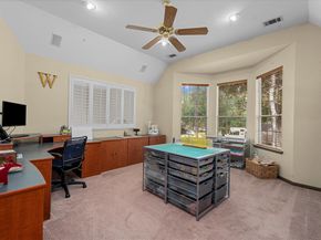 117 Treescape Circle, The Woodlands TX 77381