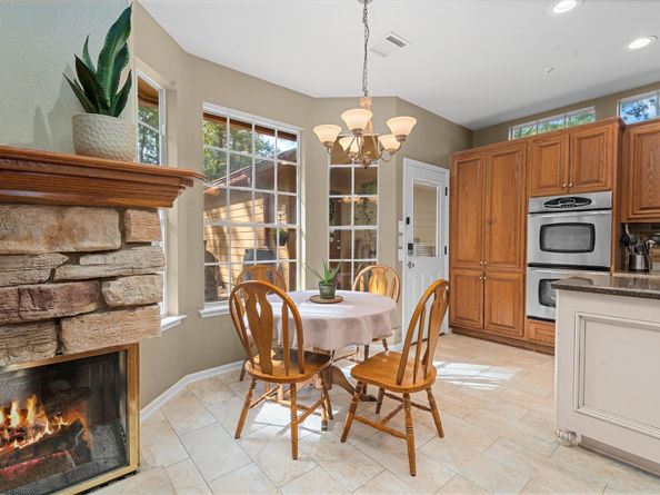 117 Treescape Circle, The Woodlands TX 77381