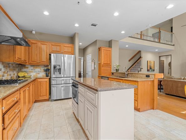 117 Treescape Circle, The Woodlands TX 77381