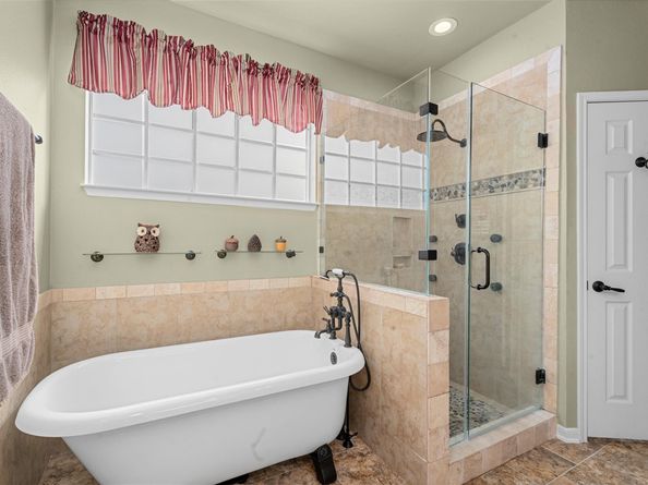 117 Treescape Circle, The Woodlands TX 77381