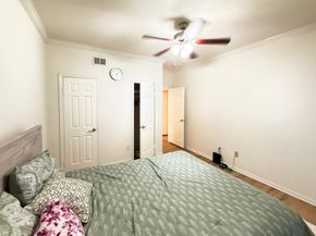 2255 Braeswood Park Drive 117, Houston TX 77030