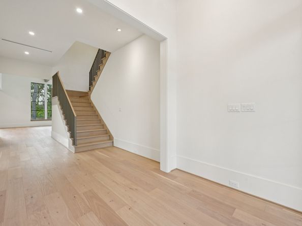 1211 Bay Oaks Road, Houston TX 77008