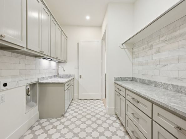 1211 Bay Oaks Road, Houston TX 77008