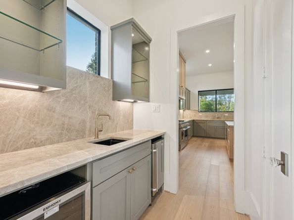 1211 Bay Oaks Road, Houston TX 77008