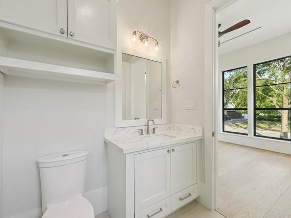 1211 Bay Oaks Road, Houston TX 77008