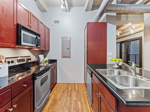 917 Main Street 603, Houston TX 77002