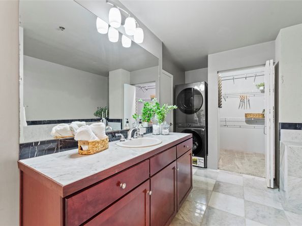 917 Main Street 603, Houston TX 77002