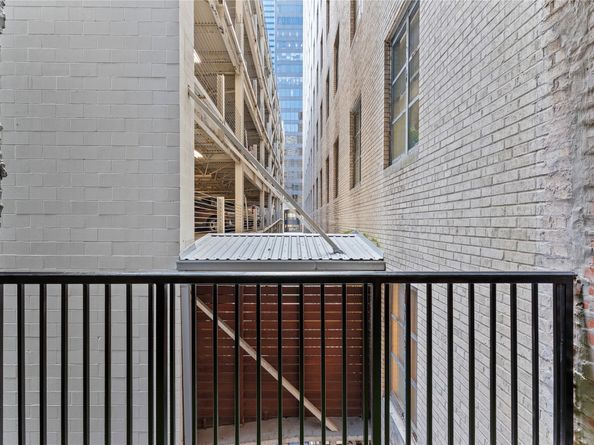 917 Main Street 603, Houston TX 77002