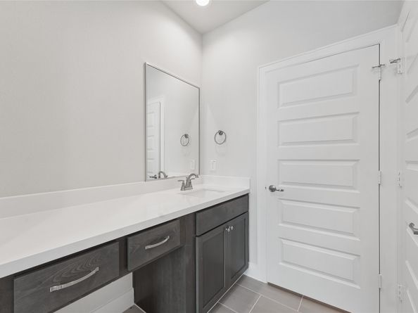 2708 Grand Fountains Drive F, Houston TX 77054