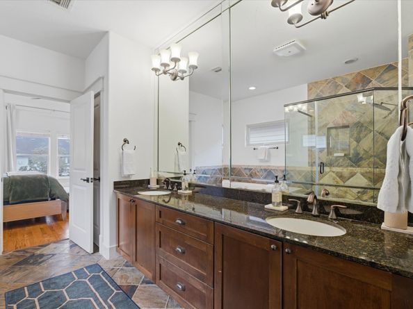 4011 Feagan Street, Houston TX 77007