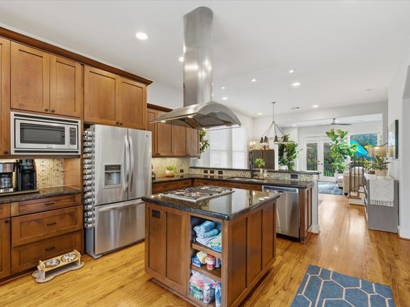 4011 Feagan Street, Houston TX 77007