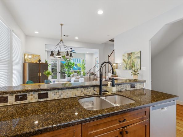 4011 Feagan Street, Houston TX 77007