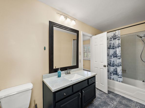 12422 Millvan Drive, Houston TX 77070